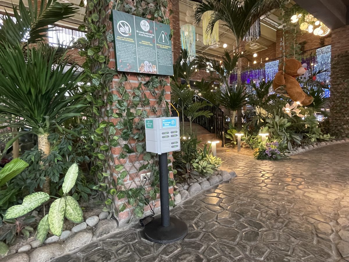 Ubriq station at a partner venue