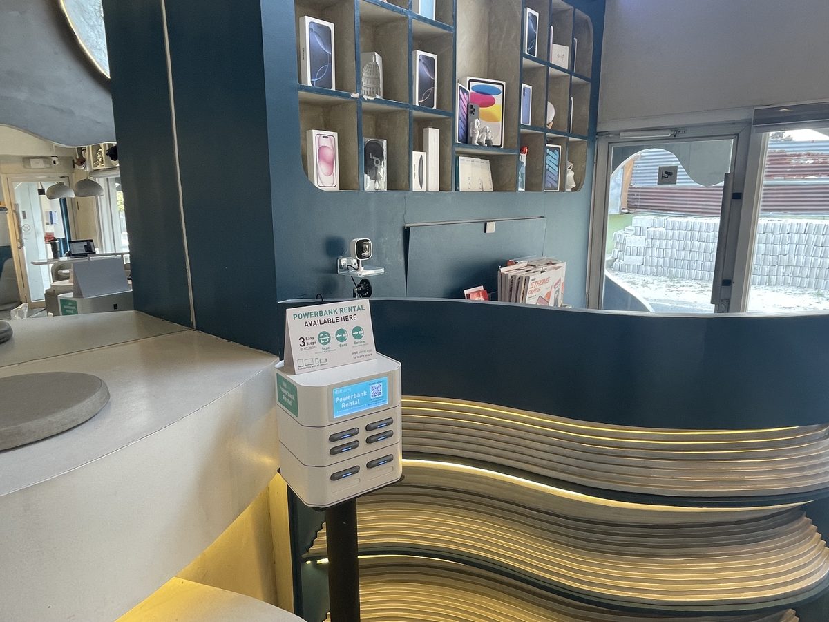 Ubriq station at a partner venue